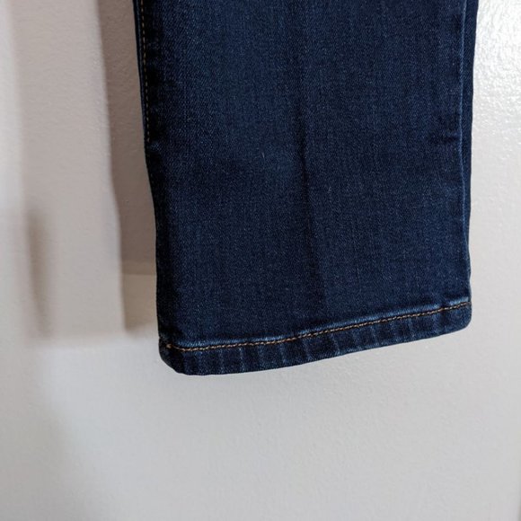 Old Navy Power Straight Size 8 Short Jeans - Picture 9 of 9